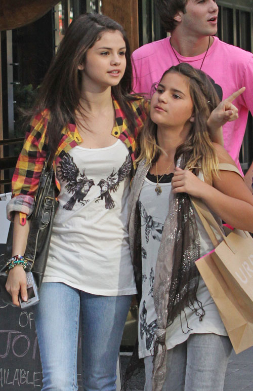 selena gomez younger sister. selena gomez and taylor